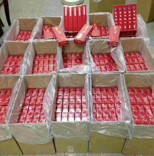 免税帝国香烟作为一款高端烟草产品，其批发渠道通常包括以下几个方面